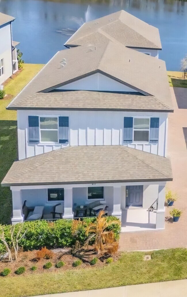 Foto del edificio - 417 Venetian Palms Blvd