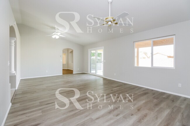 Foto del edificio - Charming 4BR 2BA Home