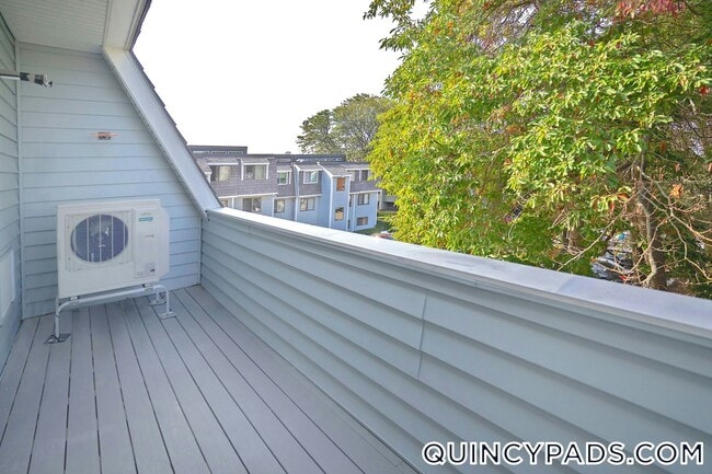 Foto del edificio - 63 Presidential Dr