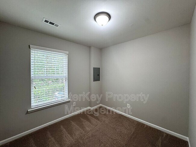 Foto del edificio - 144 Darley Dale Loop