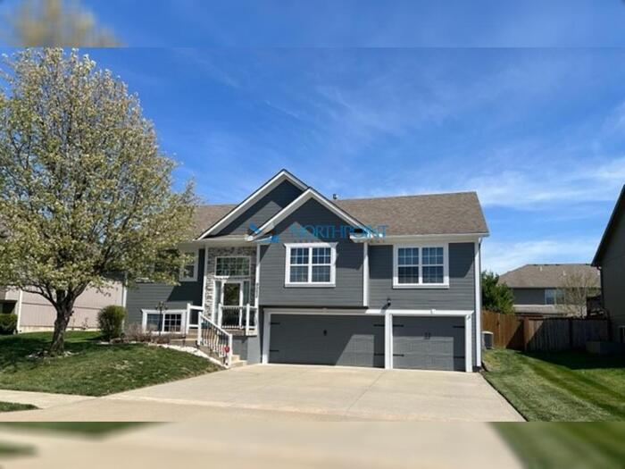 Primary Photo - Beautiful 4 Bed 3 Bath Home in Blue Springs!