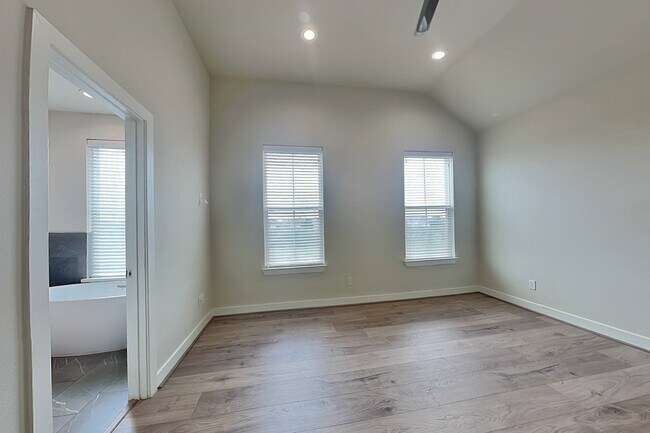 Building Photo - 6315 Paddington Bnd Dr