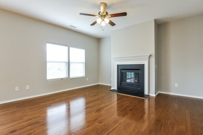 Foto del edificio - 547 Kerriann Ln