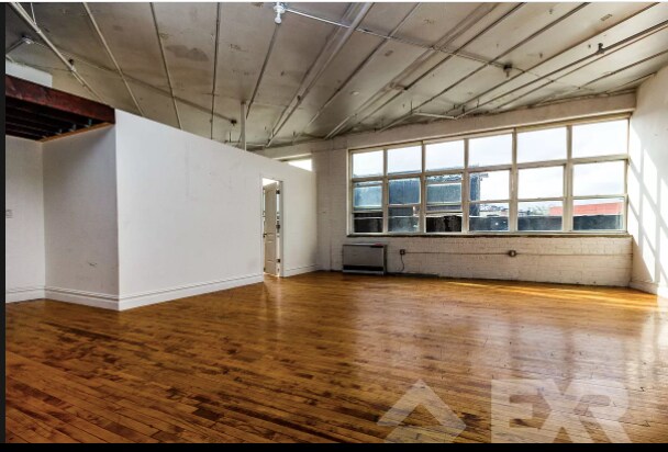 Building Photo - 1086 Flushing Ave