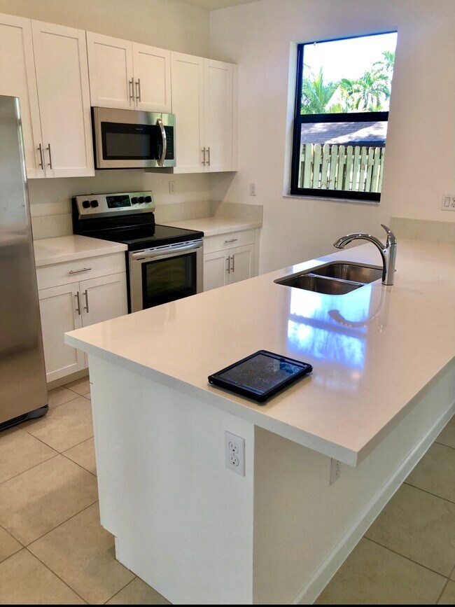 Foto del edificio - 2813 SW 17th Ave