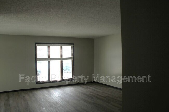 Building Photo - 101 Heather Ln