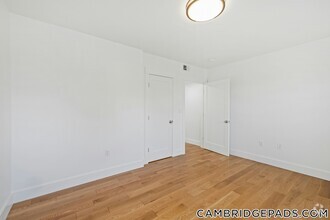 Building Photo - 406 Columbia St