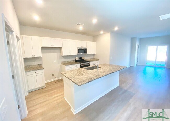 Building Photo - 283 Lillian St