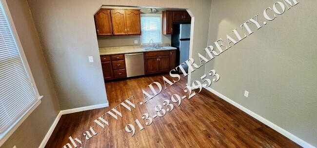 Building Photo - Nice 3 Bedroom Ranch in Independence-Avail...