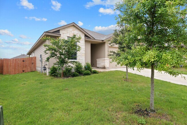 Foto del edificio - 3 Bed 2 Bath home in Redbird Ranch Subdivi...