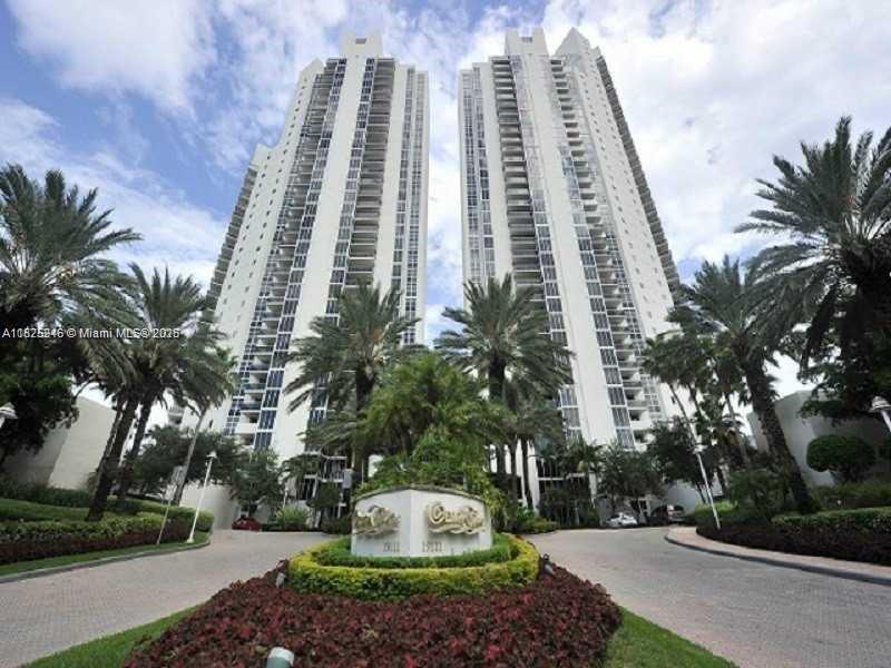 Primary Photo - 19111 Collins Ave