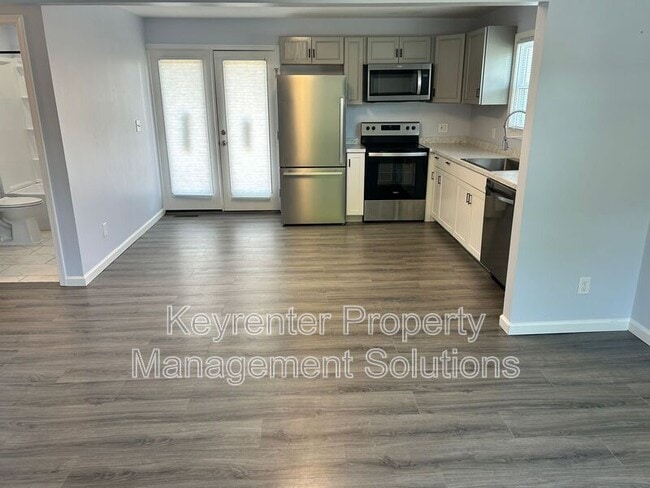 Building Photo - 421 N Charlotte Ave