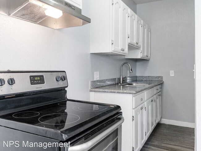 Foto del edificio - 1 br, 1 bath Apartment - 2212 Myrtle Avenu...