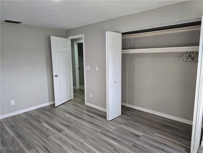 Building Photo - 333 Tudor Dr