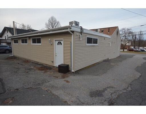 Building Photo - 536 Columbian St