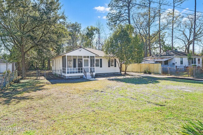 Building Photo - 4340 Hercules Ave