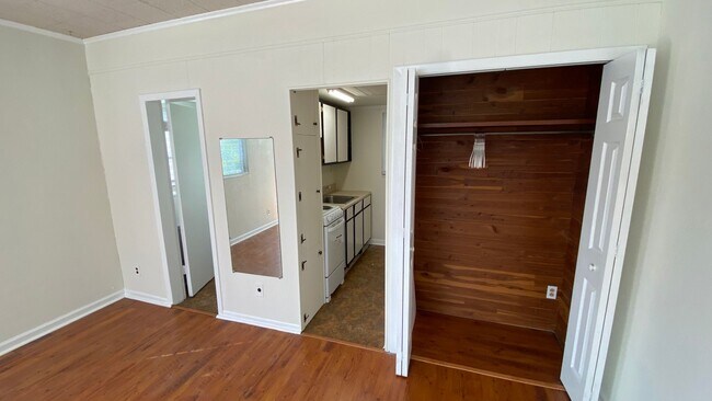 Foto del edificio - Efficiency in North College Park - Priced ...
