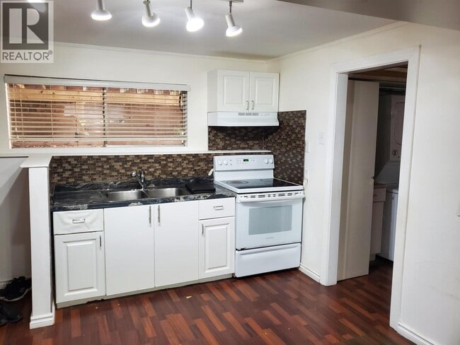 Building Photo - 2966 Cove Pl