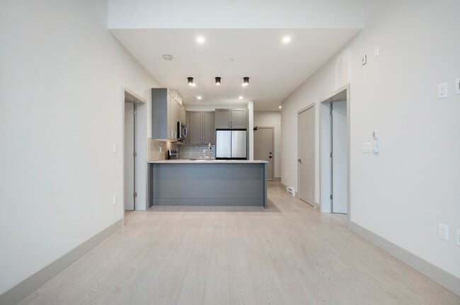 Building Photo - 45547-45547 Knight Rd