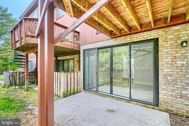 Building Photo - 5520 Vantage Point Rd