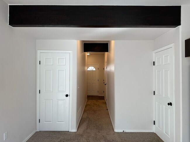 Foto del edificio - 1733 N Nina Cir