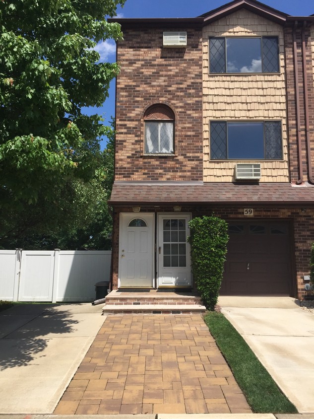 Foto principal - 59 Pompey Ave