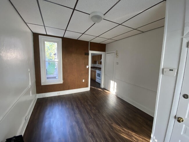 Building Photo - 142 W Jackson St