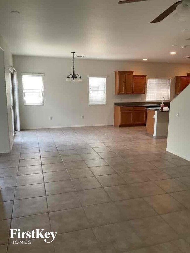 Building Photo - 10616 E Native Rose Trail