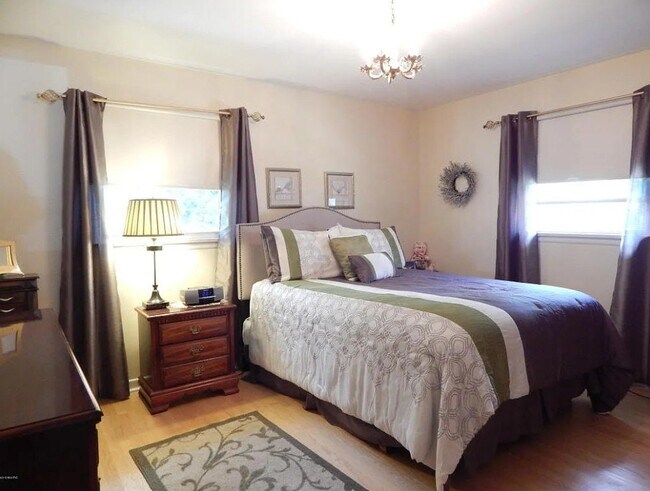 Foto del edificio - 728 Alger St SE