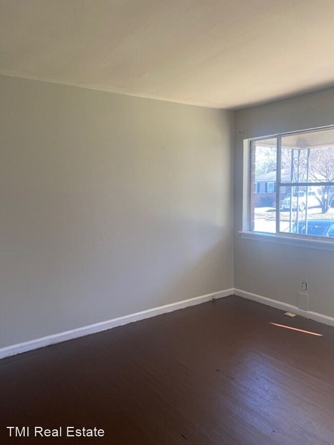 Building Photo - 2 br, 1 bath House - 2812 32nd Way SW