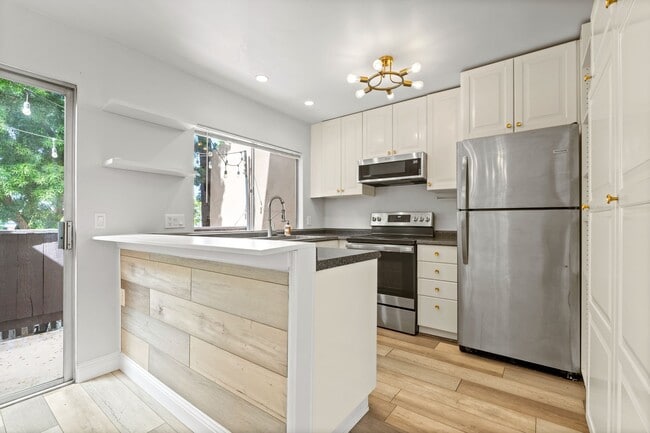 Building Photo - 7930 Mission Center Ct