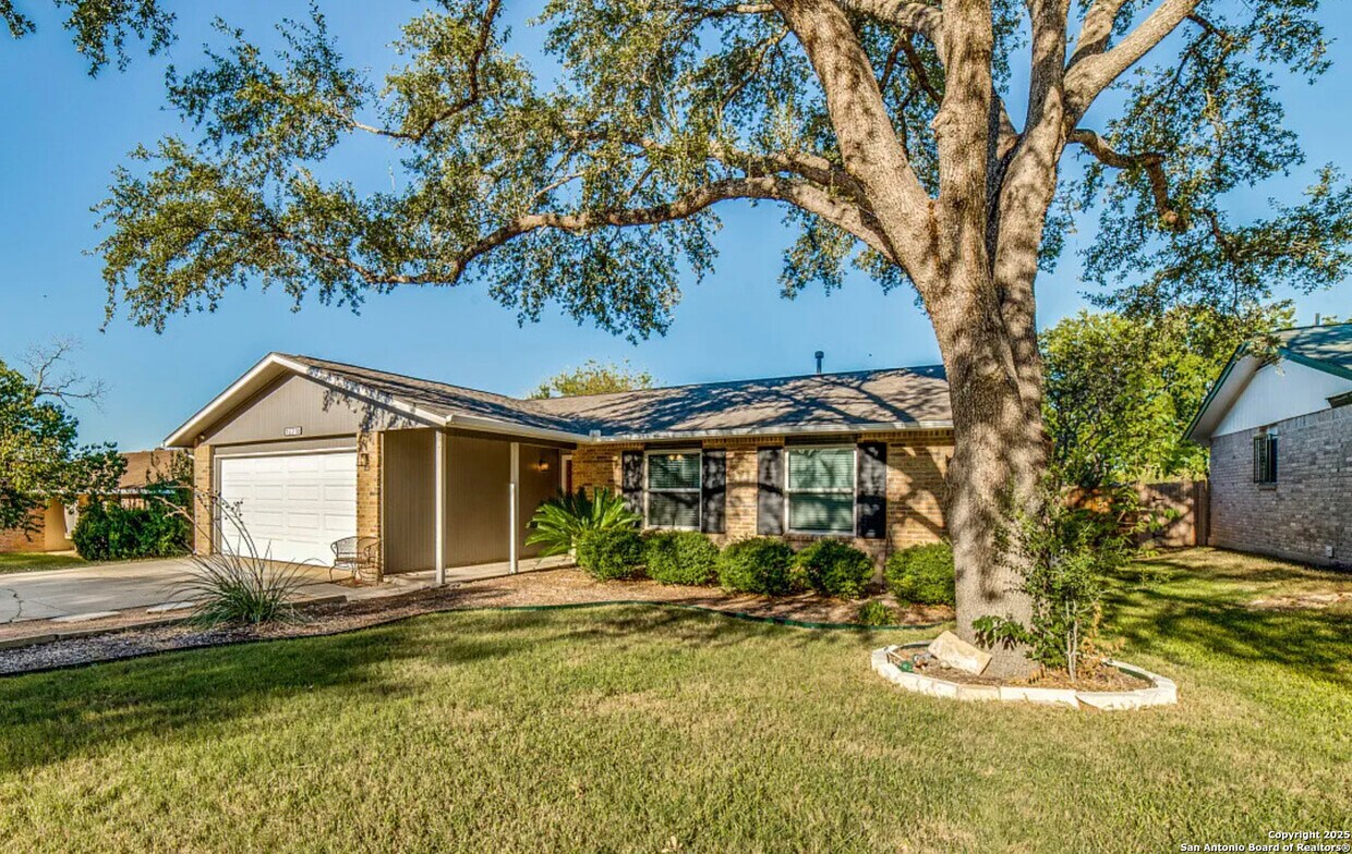 Foto principal - 12218 Brownstone St