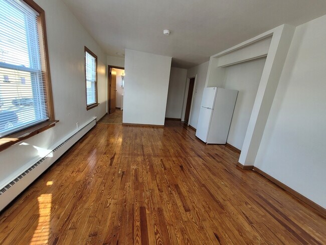 Building Photo - 119 S Walnut St