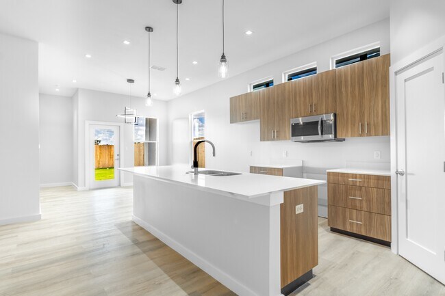Foto del edificio - 5312 W Northwood St