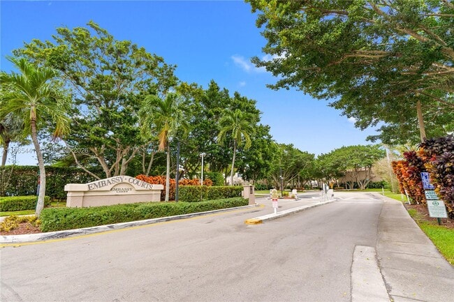 Building Photo - 11009 Mainsail Dr