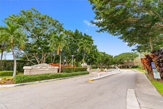 Building Photo - 11009 Mainsail Dr