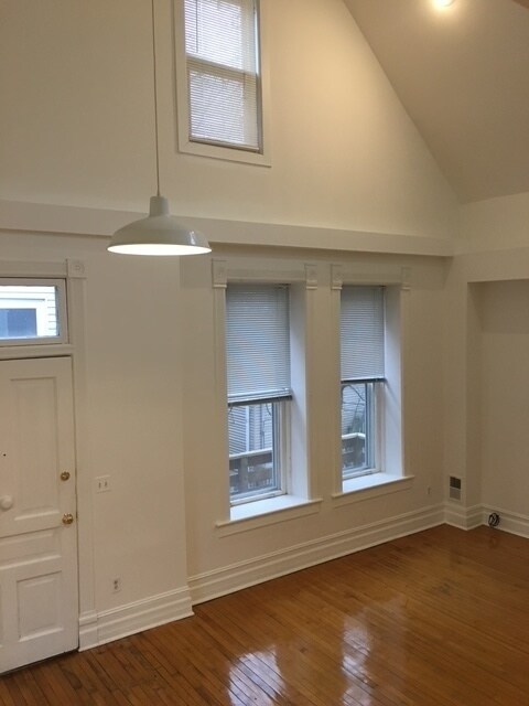 Foto del edificio - 3018 N Racine Ave