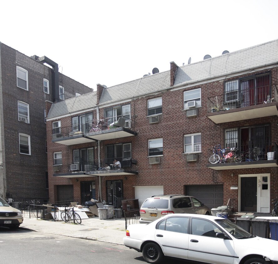Primary Photo - 40-42 77th St