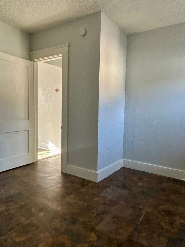 Building Photo - 2817 Nashville Ave