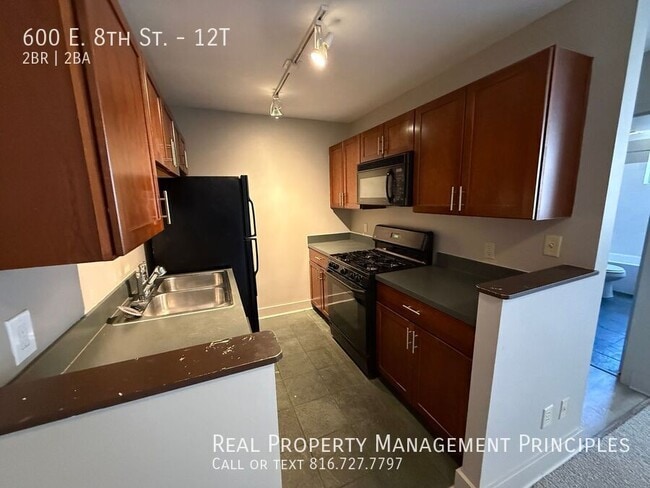 Foto del edificio - 600 E 8th St