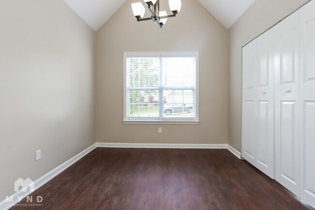 Building Photo - 2060 Club Bay Dr