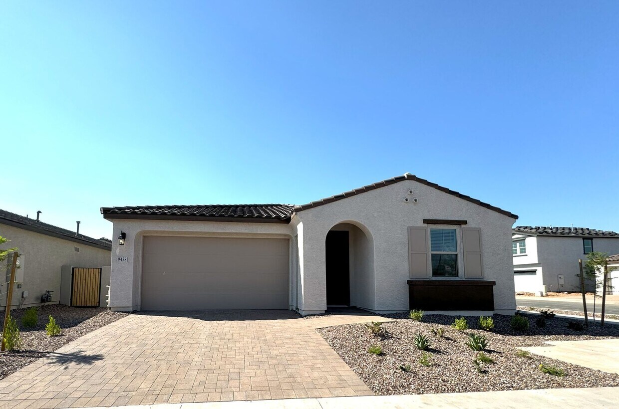 Primary Photo - BRAND NEW NEVER LIVED IN 3 BEDROOM 2 BATH ...