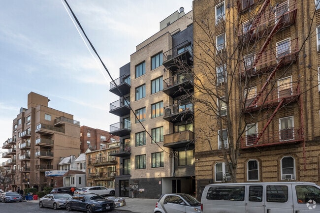 Building Photo - 1670 E 19th St