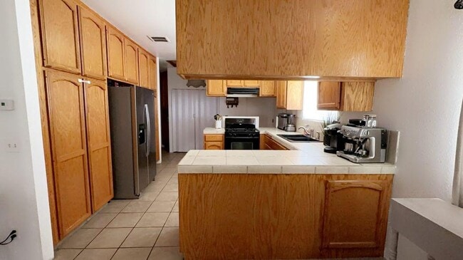 Kitchen 1 - 525 Locust St
