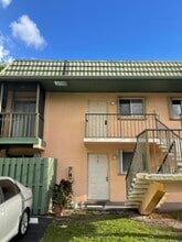 Building Photo - 1850 Fairview Villas Dr