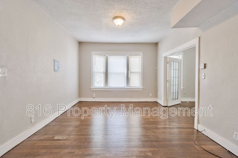 Primary Photo - 3211 St John Ave