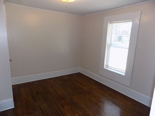 Building Photo - Cozy Three Bedroom Home in Enderly Park!