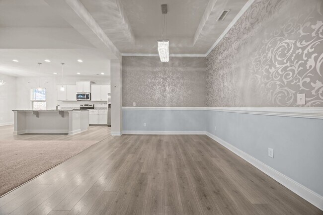 Foto del edificio - Welcome Home to This Well-Appointed 3-Bedroom, 2-Bath Rental