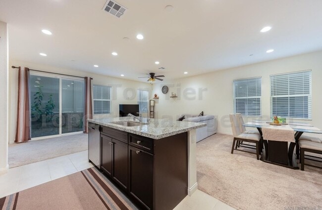 Building Photo - 506 Longmeadow St