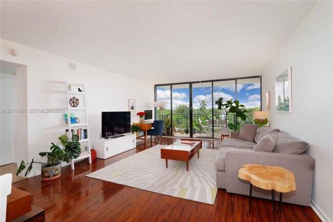 Foto del edificio - 780 NE 69th St
